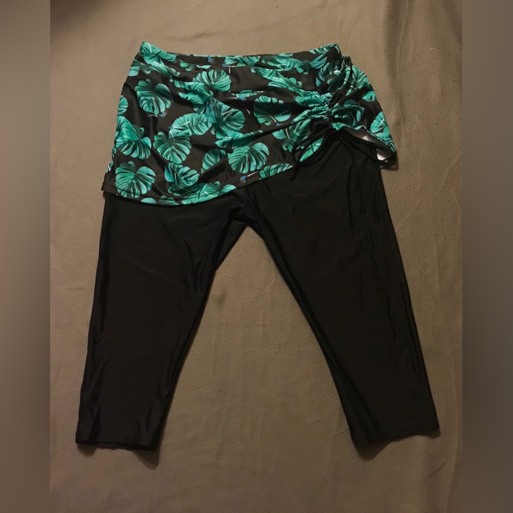 NWT Leoparts Skirted Swim Capris - Picture 9 of 11